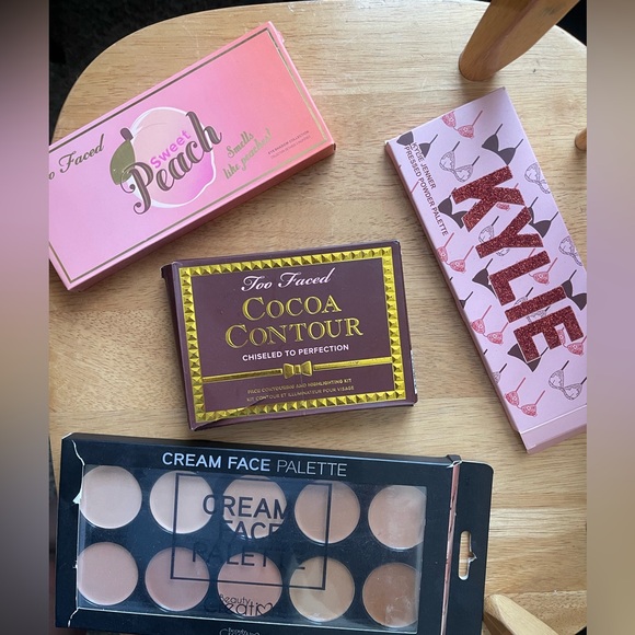Makeup bundle - Picture 2 of 5